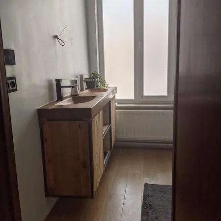 Rustic 15 Mins From Brussels Homestay *